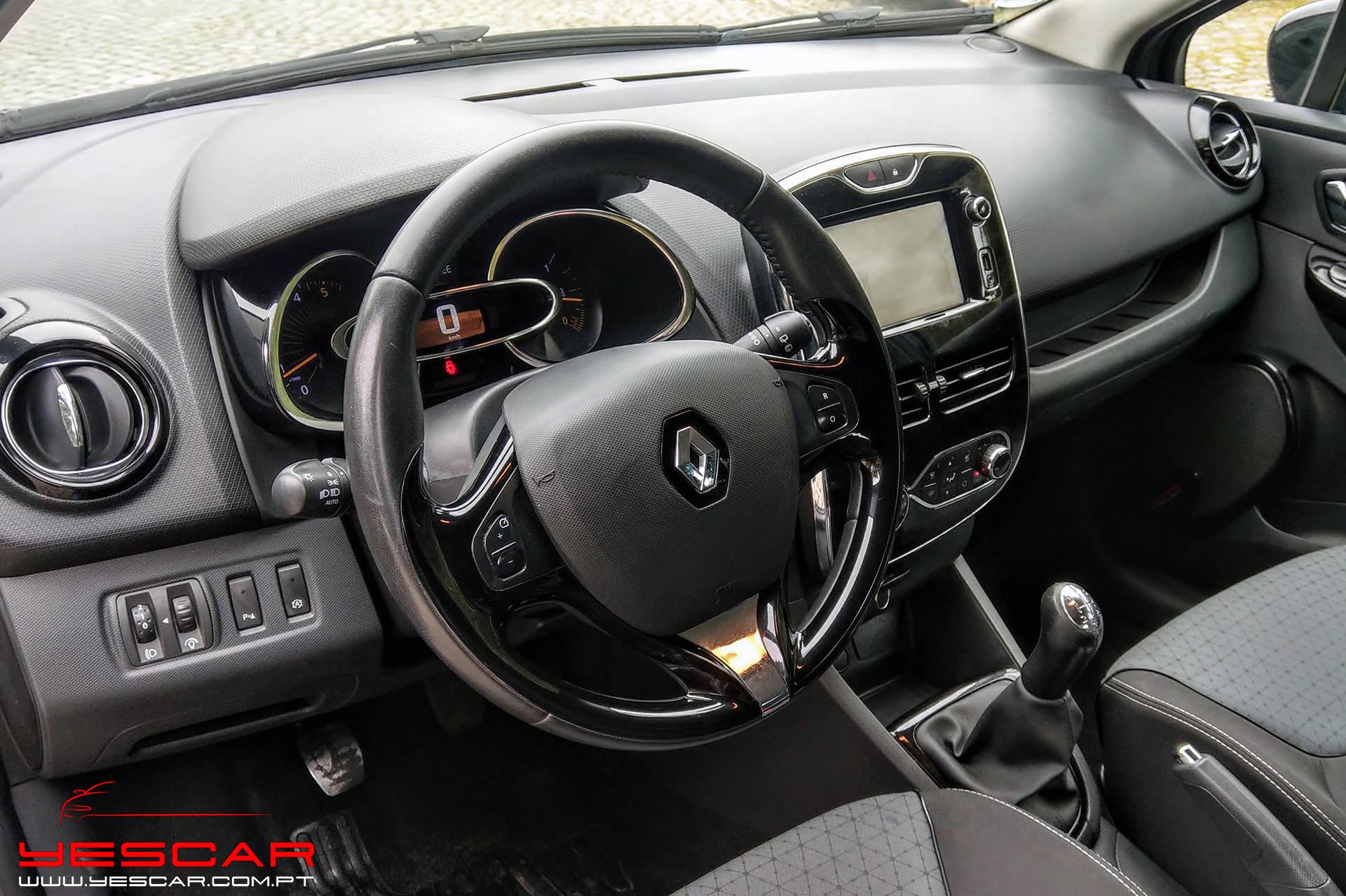 YESCAR_Renault_Clio (23)