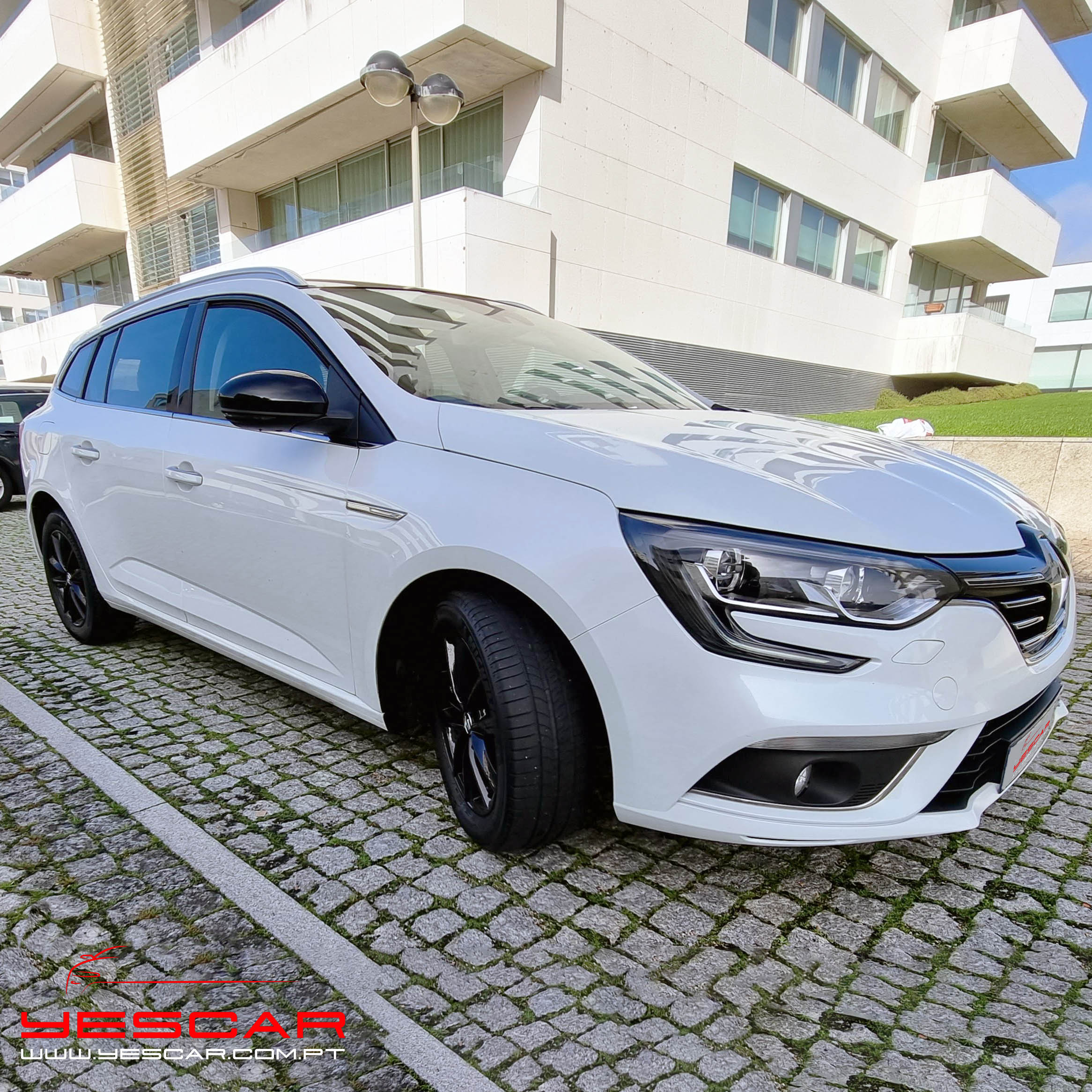 Renault_Megane_SW_YESCARautomoveis_Porto(32)